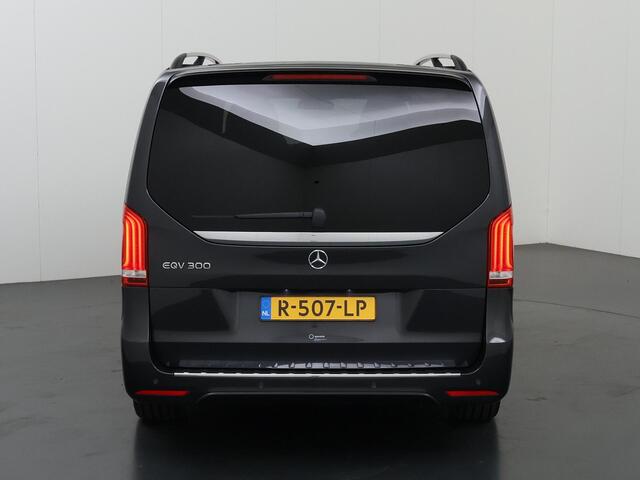 Mercedes-Benz EQV 300 L2 90 kWh | MARGE | 6-ZITS | NAVIGATIE | PARKEERCAMERA | LM VELGEN | STOELVERWARMING/KOELING | LEDEREN BEKLEDING | BURMESTER |