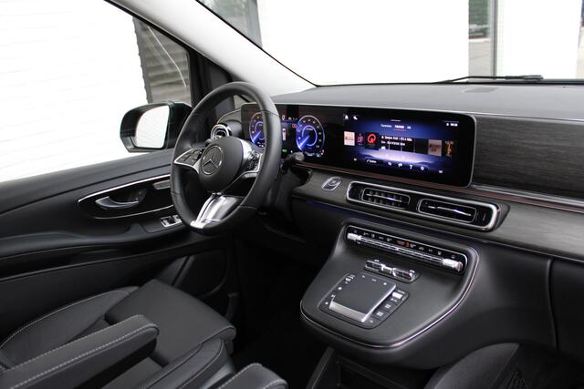 Mercedes-Benz EQV 300 L2 / AMG / Panorama / Luchtvering / 7-Persoons / Slaapbank / 360 Camera / Vol Opties / NIEUWSTAAT