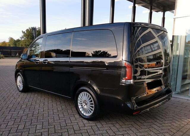 Mercedes-Benz EQV 300 L2 90kWh 7-zitter 59.895 incl BTW LED 2 EL. Schuifdeuren EL. Achterklep Camera