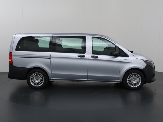 Mercedes-Benz EVITO TOURER 129 L2 PRO 90kWh | 8-PERSOONS | Snelladen 110 KWh | Navigatie | Parkeerpakket | Comfortbestuurdersstoel |Dodehoekassistent | 8 Zitplaatsen | 360Km Range | KORTING ¤25.700,- !!!