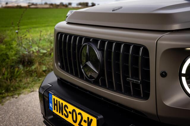 Mercedes-Benz G-KLASSE AMG 63 | Carbon| Donker Olijf Magno | AMG Performance pakket | AMG Nightpakket II | 22-Inch AMG Kruisspaaks | in Consignatie