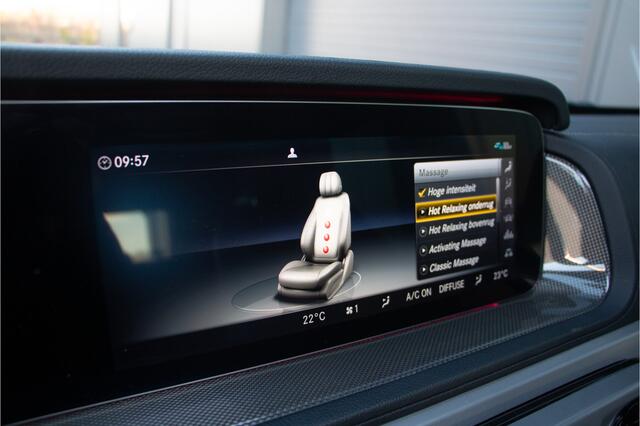 Mercedes-Benz G-KLASSE 500 AMG | ACC | 360 Cam | Burmester 4D | Massage & Ventilatie | Carbon | Lane & Side Assist | Trekhaak 3500kg | Dynamic Select | Garagedeuropener | Treeplanken | Sfeerverlichting | Dealer Onderhouden | Nightpakket | Mojavezilver Metallic | Stoel & Bankver