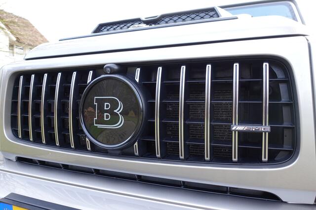 Mercedes-Benz G-KLASSE 500 | BRABUS | AKRAPOVIC | Burmester | 360° Camera | Massage | Schuif/kantel | 24"INCH |