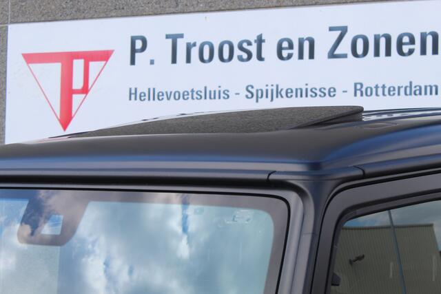 Mercedes-Benz G-KLASSE 63 AMG Manufaktur/Night pakket/Magno matt/Panoramadak/Burmester/Sfeerverlichting/Entertainment schermen/Akrapovic/AMG active ride control/Elektrisch verstelbare stoelen met memory + massage/Stoel verwarming + koeling/360° camera/voorruitverwarming/IWC/Ala