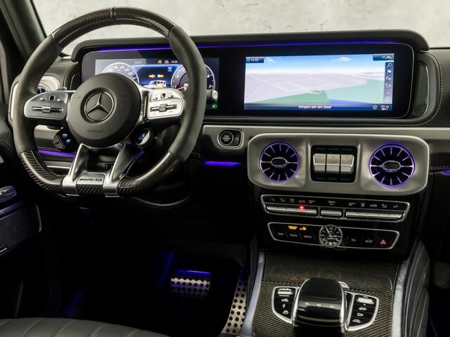 Mercedes-Benz G-KLASSE 63 AMG 585Pk (SCHUIFDAK, ALCANTARA HEMEL, APPLE CARPLAY, BURMESTER, MASSAGE, CARBON INTERIEUR, STOELKOELING/VERWARMING, ADAPTIVE CRUISE, 360 CAMERA, SFEERVERLICHTING, TREKHAAK, NIEUWSTAAT)
