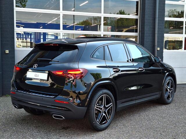 Mercedes-Benz GLA-KLASSE 180 Star Edition AMG LIMITED | Nightpakket | Panoramadak | Dodehoekassistent | Apple CarPlay | Android Auto | Sfeerverlichting | Stoelverwarming | Parkeersensoren | Achteruitrijcamera | Elektrisch inklapbare buitenspiegels