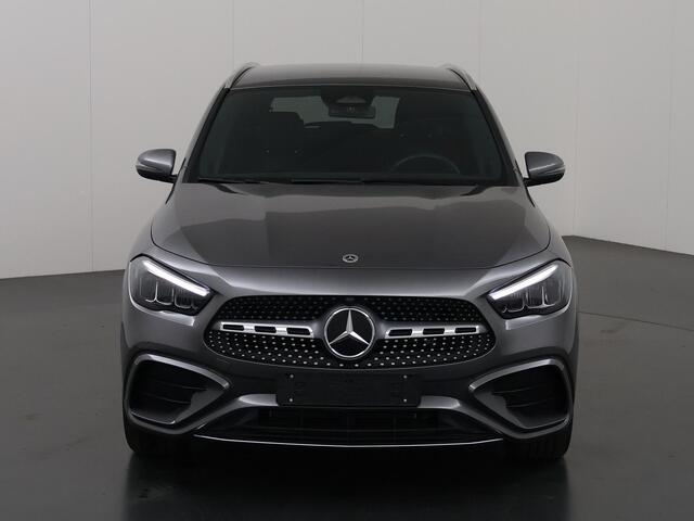 Mercedes-Benz GLA-KLASSE 250 e AMG Line | Widescreen | Adaptieve CruiseControl | Sportstoelen | Ele. kofferdeksel | Navigatie | PDC | Climate Control | Sfeerverlichting |