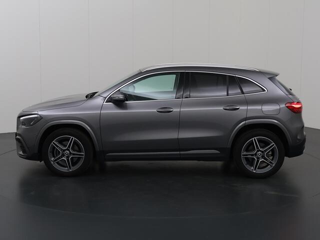 Mercedes-Benz GLA-KLASSE 250 e AMG Line | Widescreen | Adaptieve CruiseControl | Sportstoelen | Ele. kofferdeksel | Navigatie | PDC | Climate Control | Sfeerverlichting |