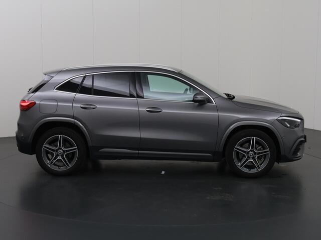 Mercedes-Benz GLA-KLASSE 250 e AMG Line | Widescreen | Adaptieve CruiseControl | Sportstoelen | Ele. kofferdeksel | Navigatie | PDC | Climate Control | Sfeerverlichting |