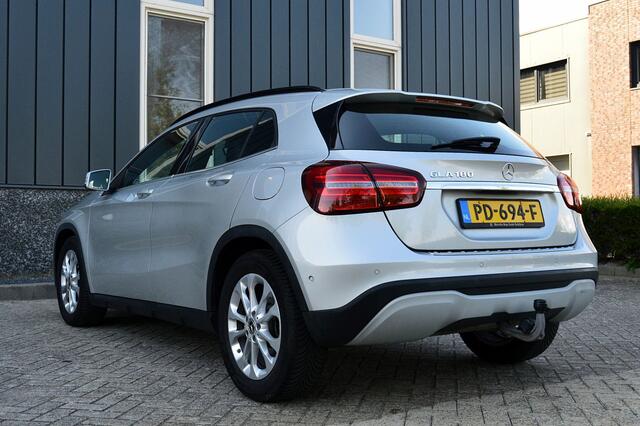 Mercedes-Benz GLA-KLASSE 180 Premium Rijklaarprijs-Garantie Navigatie Airco Trekhaak Sport Interieur Camrera