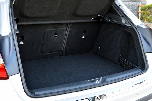 Mercedes-Benz GLA-KLASSE 180 Premium Rijklaarprijs-Garantie Navigatie Airco Trekhaak Sport Interieur Camrera