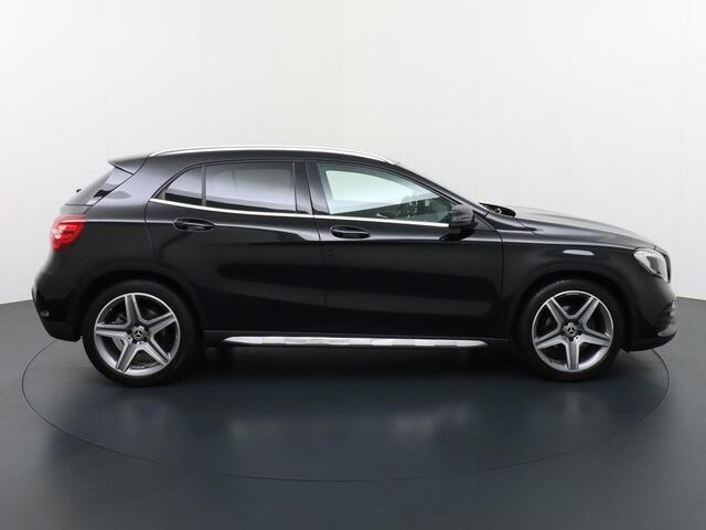 Mercedes-Benz GLA-KLASSE 180 AMG