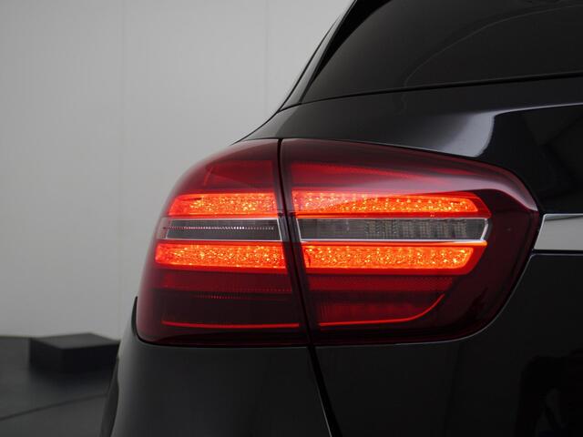 Mercedes-Benz GLA-KLASSE 180 AMG