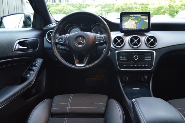 Mercedes-Benz GLA-KLASSE 180 Ambition Aut. Navi Xenon Pdc