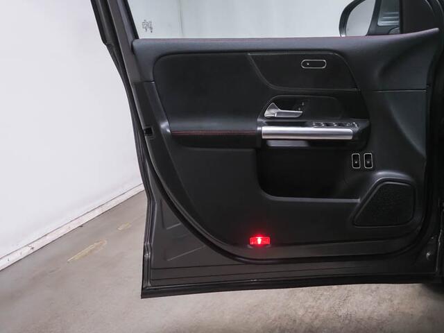 Mercedes-Benz GLA-KLASSE 250 e AMG Face Lift Plug-In Hybride | AMG Line Advanced Plus | Dodehoek Assist | Sfeerverlichting | 11kW Laden | Stuur en Stoelverwarming | Inclusief 24 maanden MB Certified garantie voor Europa.