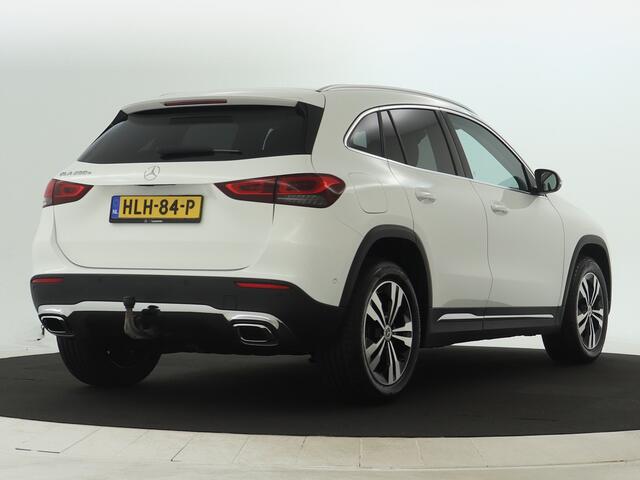 Mercedes-Benz GLA-KLASSE 250 e Plug-In Hybride | Trekhaak | Apple Carplay/Android Auto | Elektrisch Bedienbare Achterklep | Inclusief 24 maanden MB Certified garantie voor Europa.