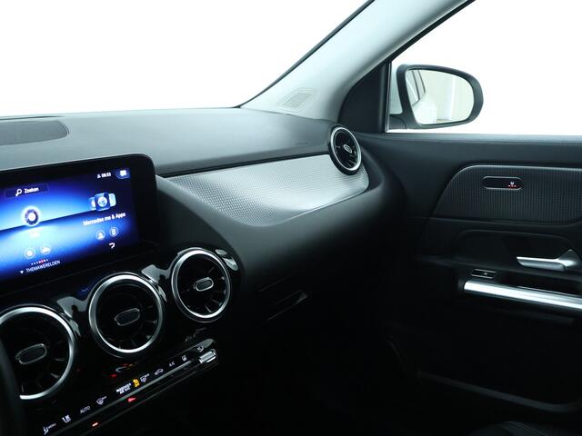 Mercedes-Benz GLA-KLASSE 250 e Plug-In Hybride | Trekhaak | Apple Carplay/Android Auto | Elektrisch Bedienbare Achterklep | Inclusief 24 maanden MB Certified garantie voor Europa.