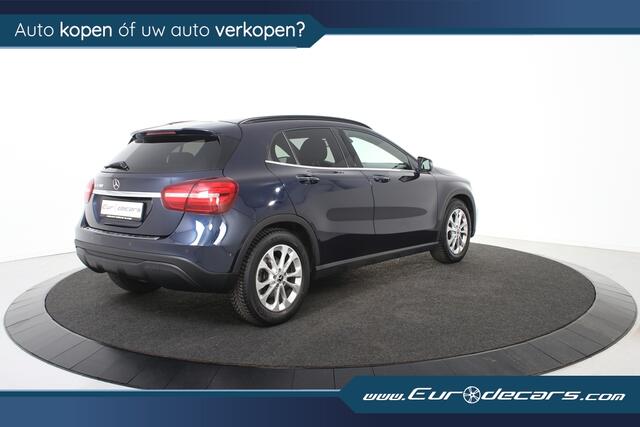 Mercedes-Benz GLA-KLASSE 180 Business Solution *1ste Eigenaar*Navigatie*Leer*Parkassist*