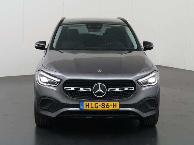 Mercedes-Benz GLA-KLASSE 250 e Luxury Line | Getint glas | Widescreen | Stoelverwarming |