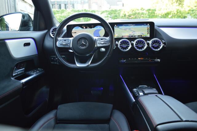 Mercedes-Benz GLA-KLASSE 200 AMG Led Panorama Widescreen Sfeer Camera Trekh. Augmented Pdc