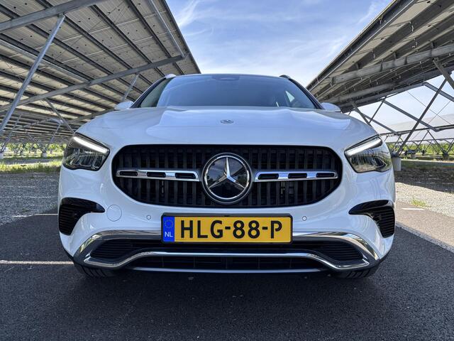 Mercedes-Benz GLA-KLASSE 250 e Luxury Line | Trekhaak | Verwarmd stuur | Elektrische achterklep | Widescreen |