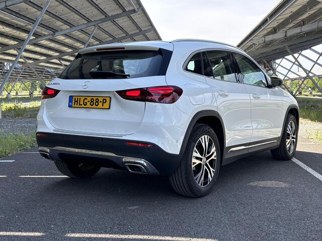 Mercedes-Benz GLA-KLASSE 250 e Luxury Line | Trekhaak | Verwarmd stuur | Elektrische achterklep | Widescreen |