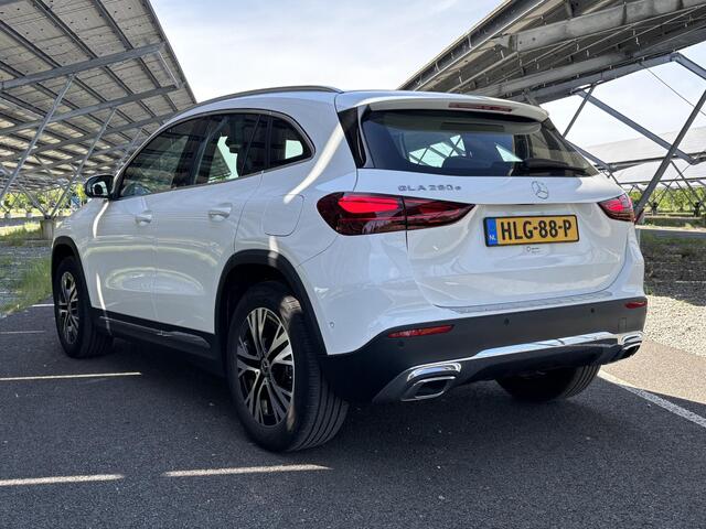 Mercedes-Benz GLA-KLASSE 250 e Luxury Line | Trekhaak | Verwarmd stuur | Elektrische achterklep | Widescreen |
