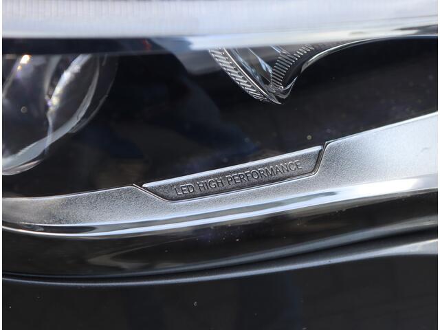 Mercedes-Benz GLA-KLASSE 180 AMG | NL-auto | Pano | Keyless | Navigatie