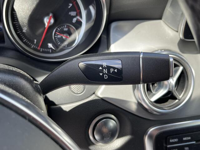 Mercedes-Benz GLA-KLASSE 180 Business Solution AMG 18"/Trekhaak/Keyless/Camera/Apple Carplay & Android Auto/Elektrische klep