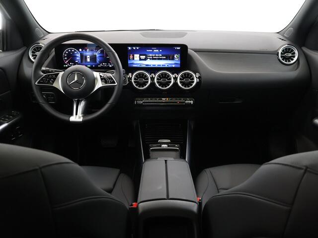 Mercedes-Benz GLA-KLASSE 250 e Luxury Line | Panoramadak | Trekhaak | Night pakket | Apple carplay |