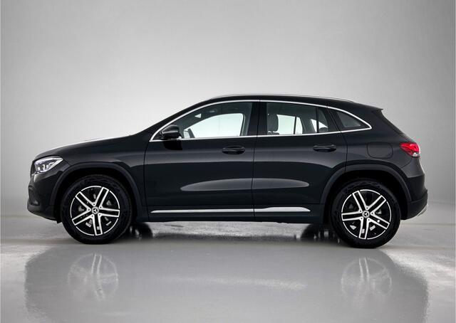 Mercedes-Benz GLA-KLASSE 250 e Luxury Line 5 spaaks lichtmetalen velgen | wide screen | Navigatie | parking support | Inclusief 24 maanden Mercedes-Benz Certified garantie voor Europa.