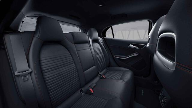 Mercedes-Benz GLA-KLASSE 180 Business Solution AMG | | Night | Achteruitrijcamera | Stoelverwarming | Navigatie |