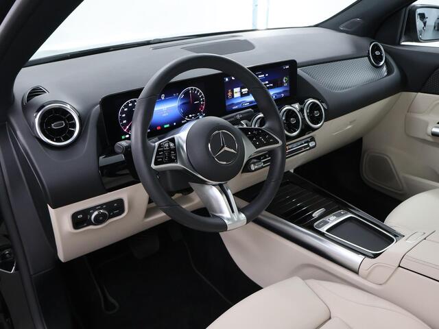Mercedes-Benz GLA-KLASSE 250 e Luxury Line | Beige bekleding | Panoramadak | Trekhaak |