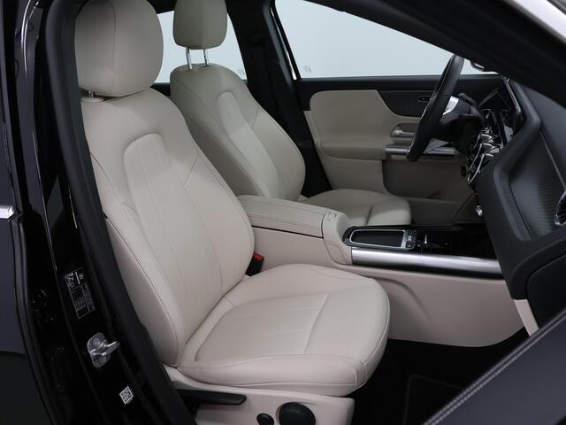 Mercedes-Benz GLA-KLASSE 250 e Luxury Line | Beige bekleding | Panoramadak | Trekhaak |