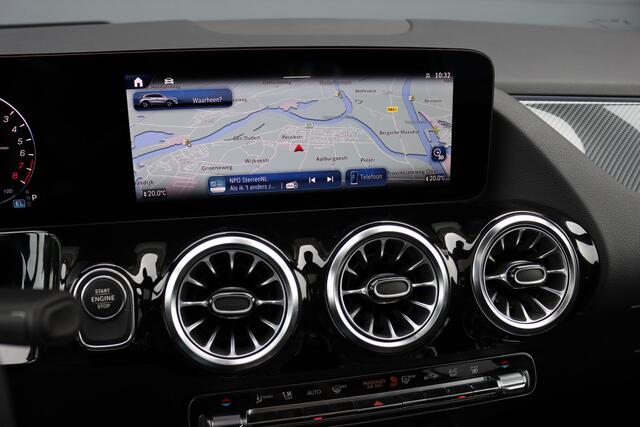 Mercedes-Benz GLA-KLASSE 250 e AMG Line Aut8 | Facelift | Distronic | Panoramadak | Memory | Verwarmd Stuurwiel | HUD | Multibeam LED | Keyless Go | Zitcomfortpakket |