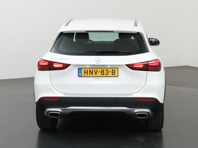 Mercedes-Benz GLA-KLASSE 250 e Luxury Line | Verwarmd stuur | Elektrische achterklep | Widescreen cockpit |