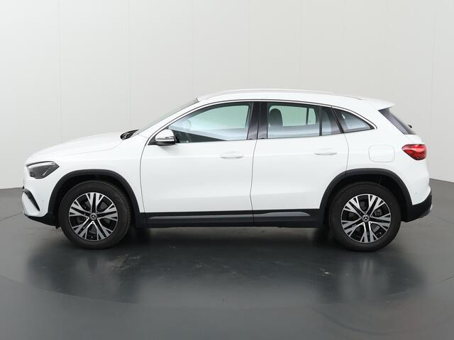Mercedes-Benz GLA-KLASSE 250 e Luxury Line | Verwarmd stuur | Elektrische achterklep | Widescreen cockpit |