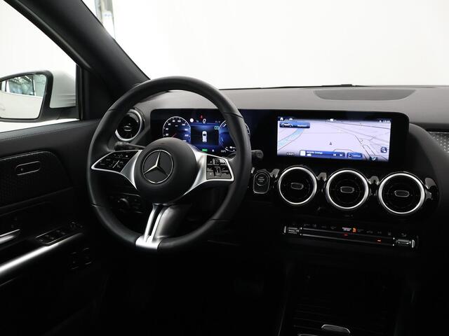 Mercedes-Benz GLA-KLASSE 250 e Luxury Line | Verwarmd stuur | Elektrische achterklep | Widescreen cockpit |