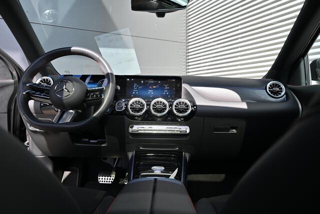 Mercedes-Benz GLA-KLASSE 250 e AMG Line AMG line| Night Pakket|Panoramadak|Achteruitrij camera|Stoelverwarming|Sfeerverlichting