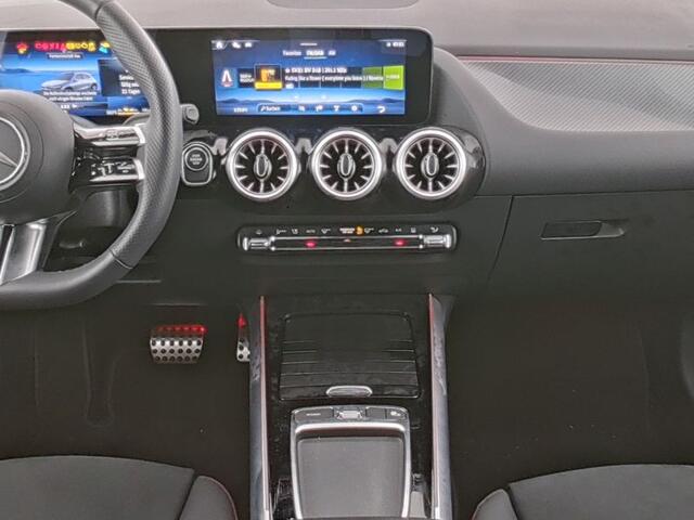 Mercedes-Benz GLA-KLASSE 250 e AMG Face Lift Plug-In Hybride AMG Line Advanced Plus | Night Pakket | 20 Inch AMFG Velgen | Memory Voorstoelen | Inclusief 24 maanden MB Certified garantie voor Europa.