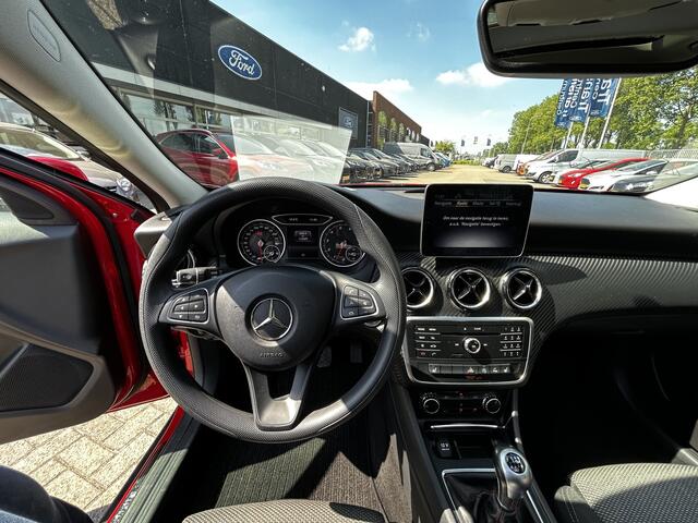 Mercedes-Benz GLA-KLASSE 180 123 pk Business | Pano | 19" | Stoelverw. | Navi | Cruise | 4 seiz. banden