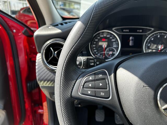 Mercedes-Benz GLA-KLASSE 180 123 pk Business | Pano | 19" | Stoelverw. | Navi | Cruise | 4 seiz. banden