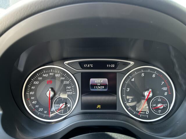 Mercedes-Benz GLA-KLASSE 180 123 pk Business | Pano | 19" | Stoelverw. | Navi | Cruise | 4 seiz. banden