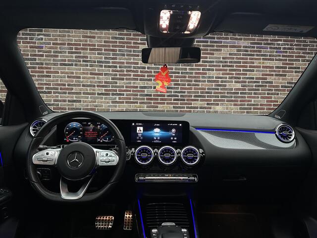 Mercedes-Benz GLA-KLASSE 180 AMG Line Panorama Camera Burmeister Elek Stoel