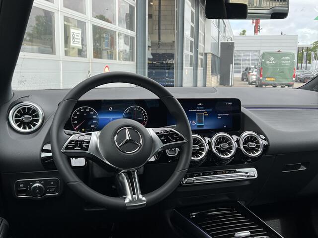 Mercedes-Benz GLA-KLASSE 250 e Star Edition Luxury LIMITED | Panoramadak | Trekhaak | Elektrisch Verstelbare Stoelen + Memory | Dodehoekassistent | Apple CarPlay | Android Auto | Elektrische Achterklep | Sfeerverlichting | Stoelverwarming | Achteruitrijcamera