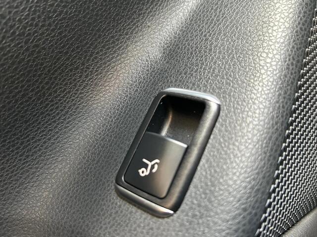 Mercedes-Benz GLA-KLASSE 200D Automaat Business Solution AMG l Panoramadak l Electrische Klep l
