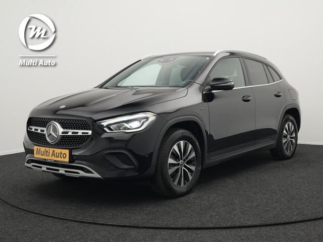 Mercedes-Benz GLA-KLASSE 250 e Style Plug In Hybrid 218pk Dealer O.H PHEV | Trekhaak af Fabriek | Camera | Widescreen Navi | Apple Carplay | BLIS | Parkassist | Sportstoelen Verwarmd |