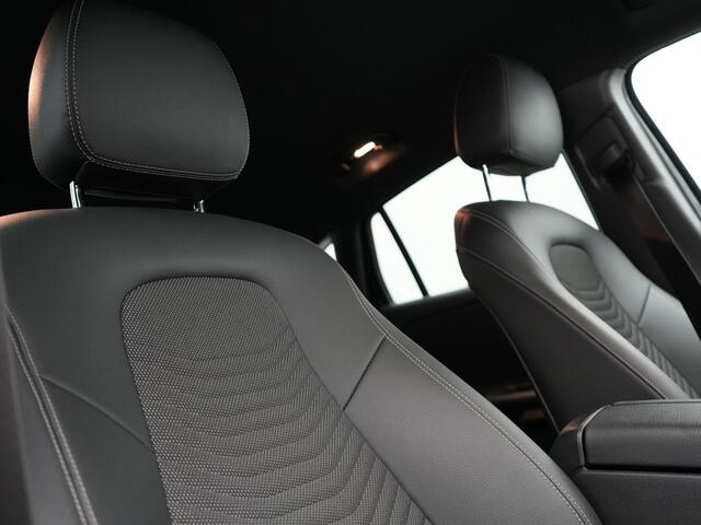 Mercedes-Benz GLA-KLASSE 250 e Style Plug In Hybrid 218pk Dealer O.H PHEV | Trekhaak af Fabriek | Camera | Widescreen Navi | Apple Carplay | BLIS | Parkassist | Sportstoelen Verwarmd |
