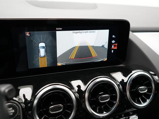 Mercedes-Benz GLA-KLASSE 250 e Style Plug In Hybrid 218pk Dealer O.H PHEV | Trekhaak af Fabriek | Camera | Widescreen Navi | Apple Carplay | BLIS | Parkassist | Sportstoelen Verwarmd |
