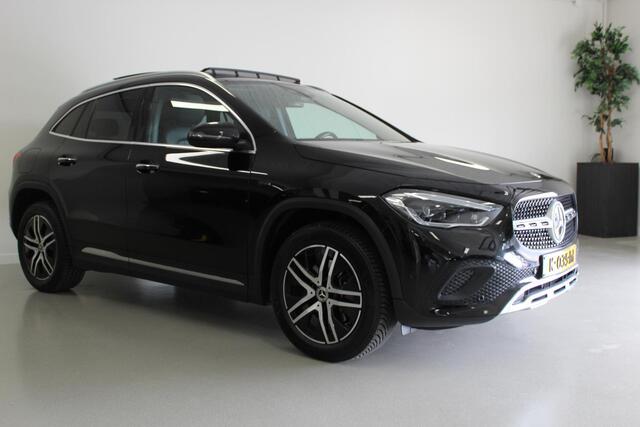 Mercedes-Benz GLA-KLASSE 250 e Business Solution Luxury Limited | PANO-DAK | NAVI | WEGKL-TRHAAK | 18'LMV | CAMERA | CARPLAY | PDC-V/A |